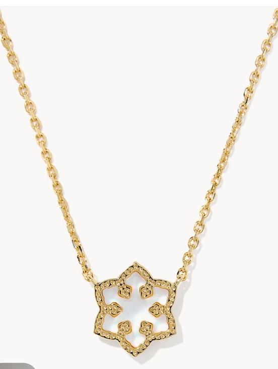 Kendra Scott Jewelry - Kendra Scott Gold Floral Mother-of-Pearl Pendant Necklace NWT